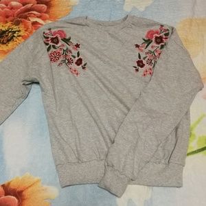 NWOT {HaydenRose} Floral Embroidered Pullover